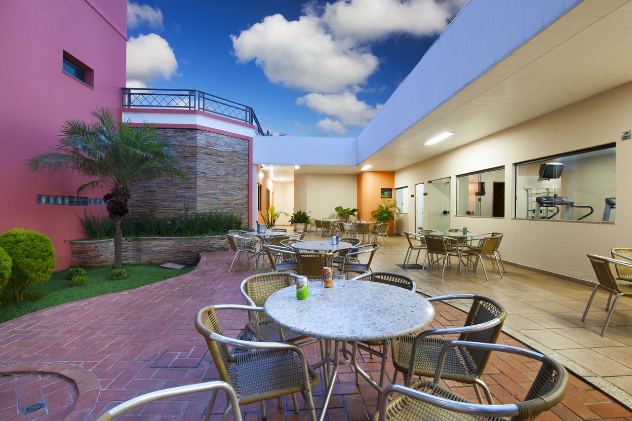 Carlton Plaza Hotel Uberlândia Eksteriør billede